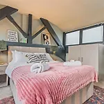 Urban Luxe Loft Hideaway Leeds (West Yorkshire)