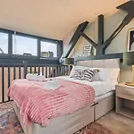 Urban Luxe Loft Hideaway * Leeds (West Yorkshire)