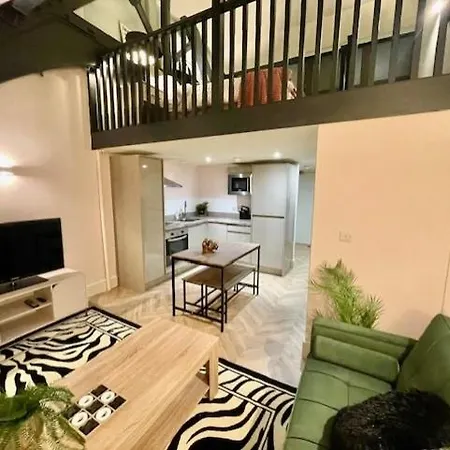 Urban Luxe Loft Hideaway *