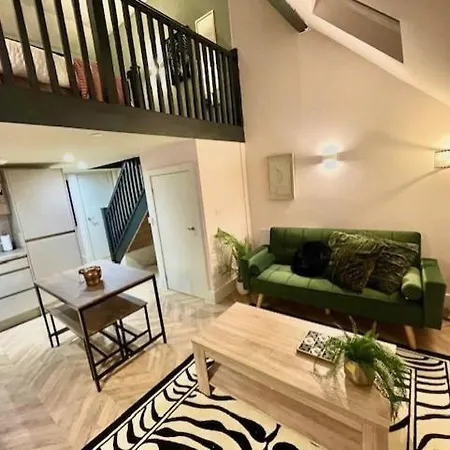 Urban Luxe Loft Hideaway *