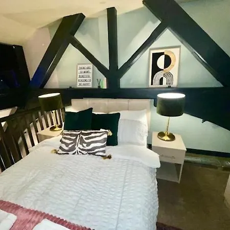 Urban Luxe Loft Hideaway *