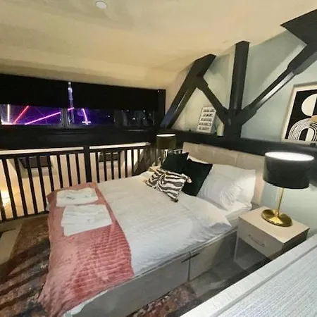 Urban Luxe Loft Hideaway *