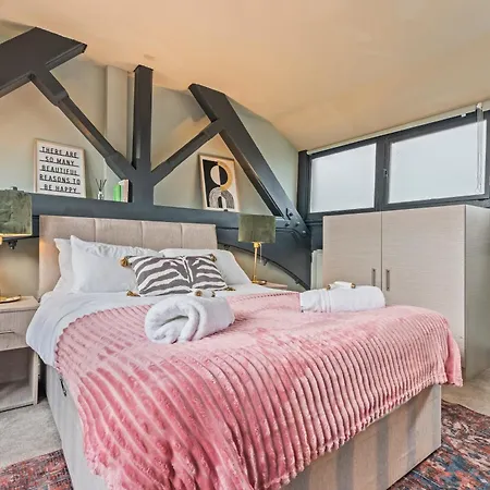 Urban Luxe Loft Hideaway リーズ