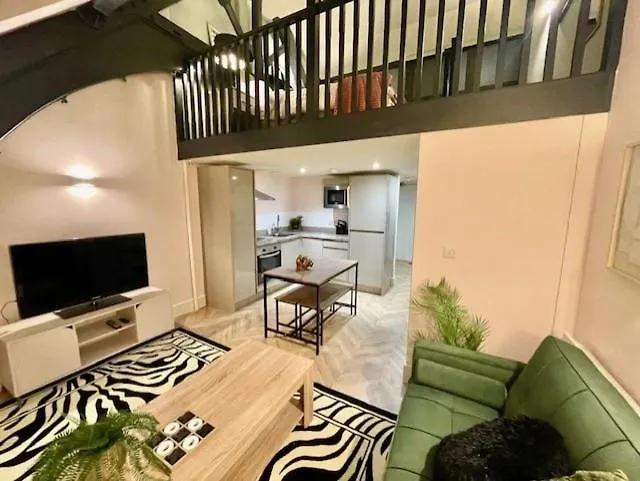 Urban Luxe Loft Hideaway *