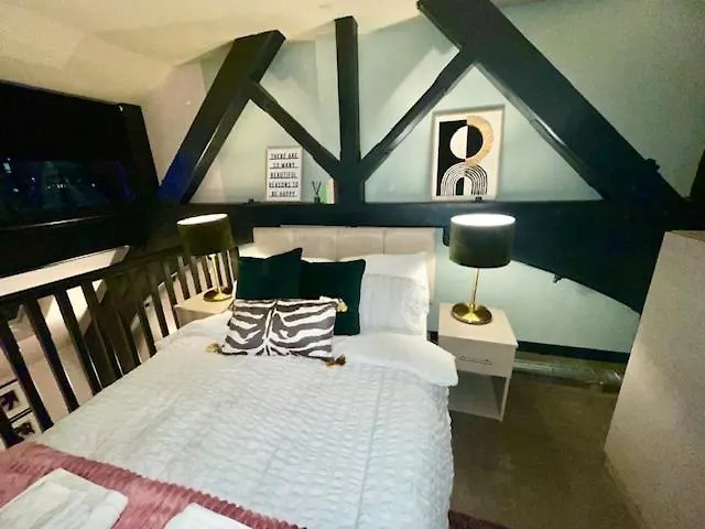 Urban Luxe Loft Hideaway *