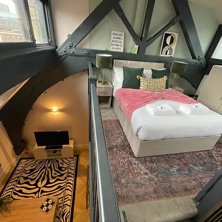 Urban Luxe Loft Hideaway Daire