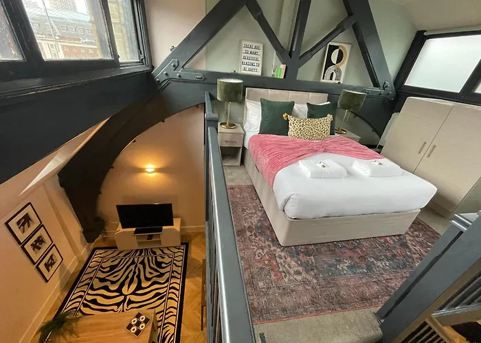 Urban Luxe Loft Hideaway Daire