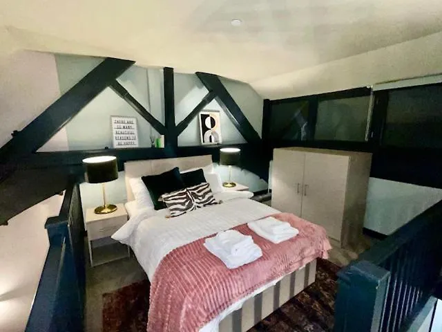 Urban Luxe Loft Hideaway *